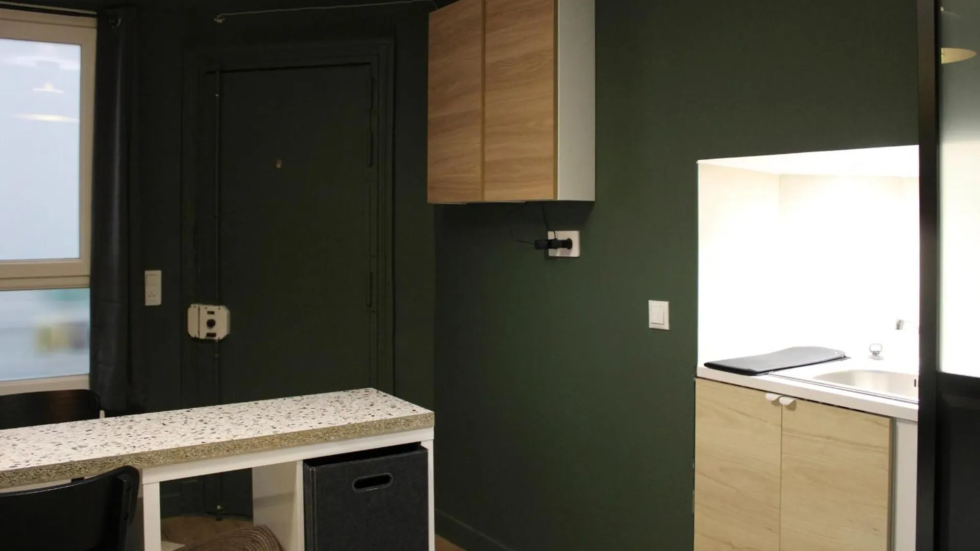 Beautiful Studio 2 Steps From The Musee Grevin Paris
